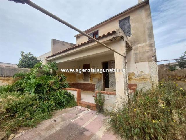 Case e ville in vendita di 160 m² in Lungomare Fata Morgana