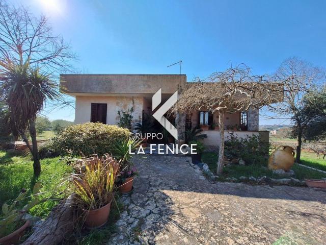 Case e ville in vendita di 160 m² in Strada Comunale Cerrosa