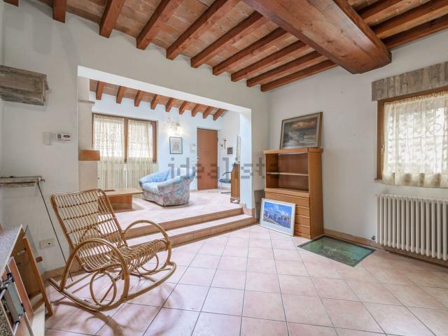 Case e ville in vendita di 160 m² in Strada Scaglia Est, 68