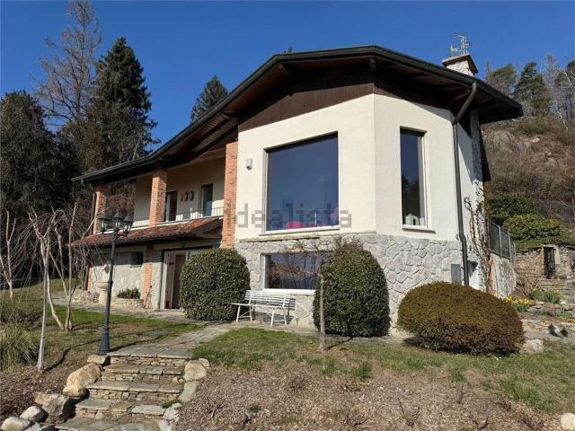 Case e ville in vendita di 161 m² in Via Cadorna