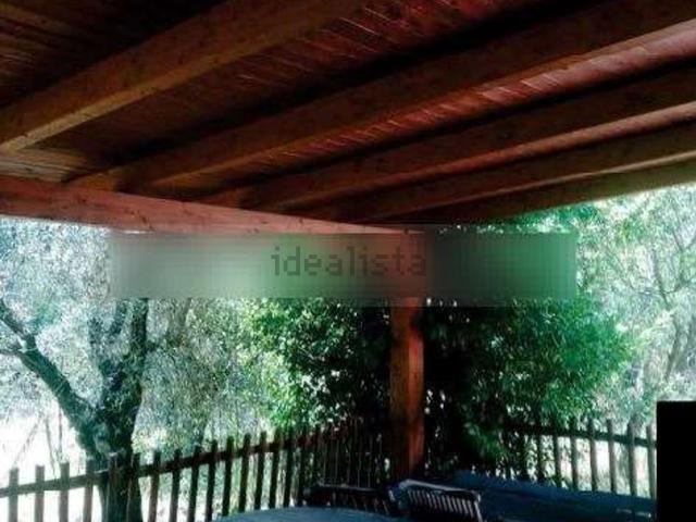 Case e ville in vendita di 161 m² in Via Campora