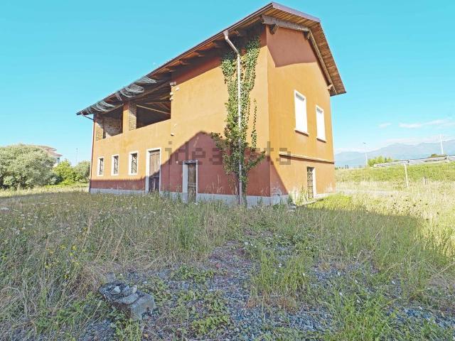 Case e ville in vendita di 161 m² in Via Adua, 31