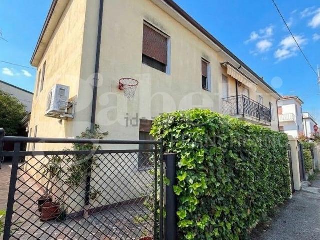 Case e ville in vendita di 161 m² in Via San Pio X