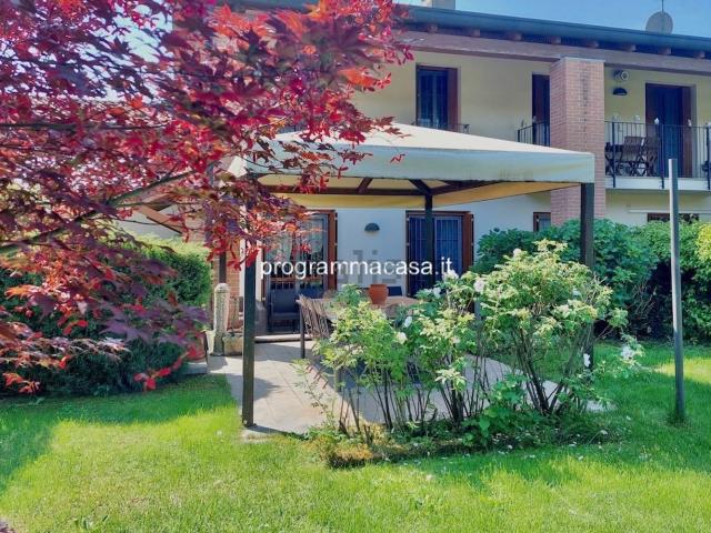 Case e ville in vendita di 162 m² in Via Commenda, 2