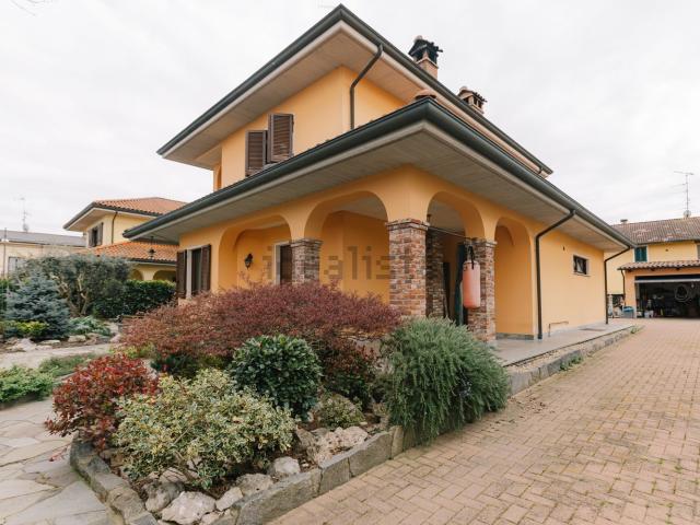 Case e ville in vendita di 162 m² in Via Giovanni Falcone, 5