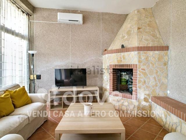 Case e ville in vendita di 162 m² in Via Ovidio, 1