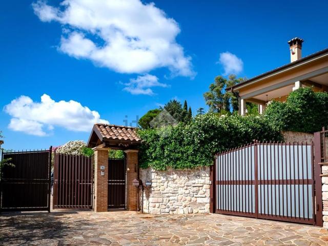 Case e ville in vendita di 163 m²