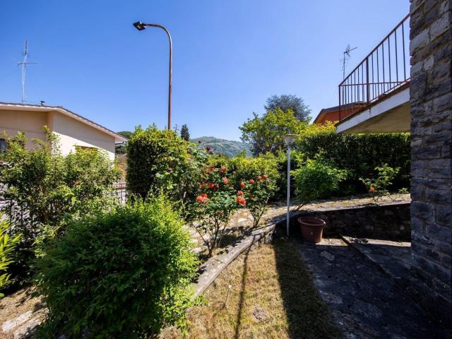 Case e ville in vendita di 160 m² in Via Colli per Uzzano