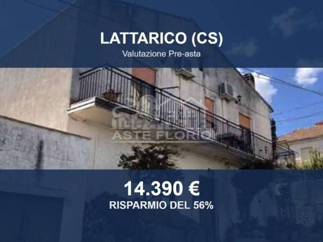 Case e ville in vendita di 163 m² in Via Attilio Fava, 2