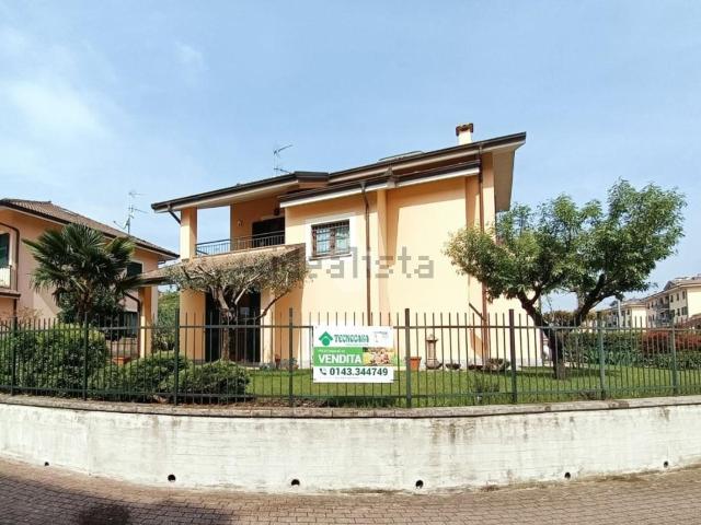 Case e ville in vendita di 163 m² in Via Filippo Spinola, 13