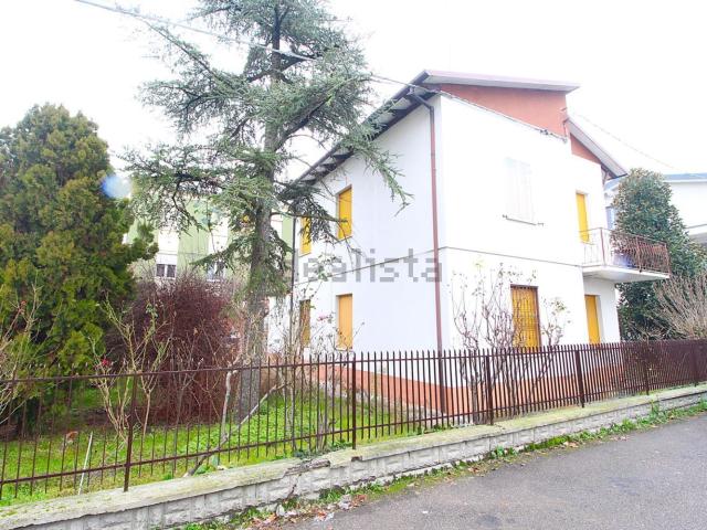 Case e ville in vendita di 163 m² in Via Ivrea