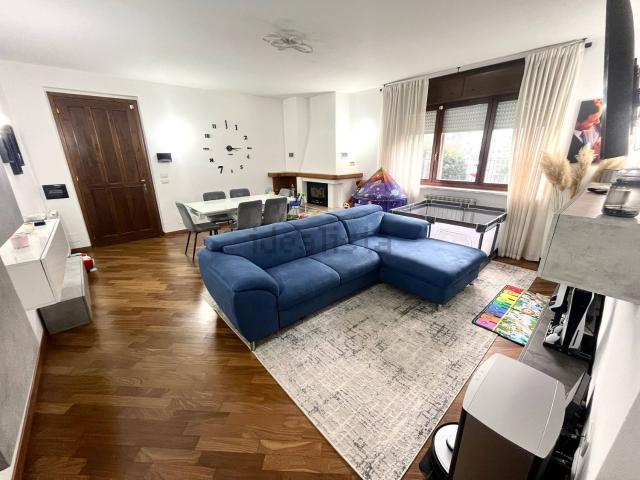 Case e ville in vendita di 163 m² in Via Monsignor Luigi Locati, 40