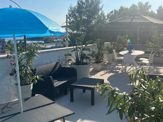 Case e ville in vendita di 163 m² in Viale Canne, 14