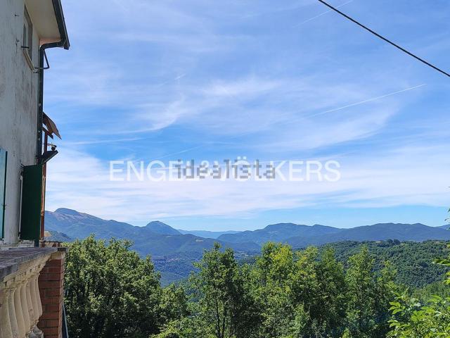 Case e ville in vendita di 164 m² in Via Colle Catino