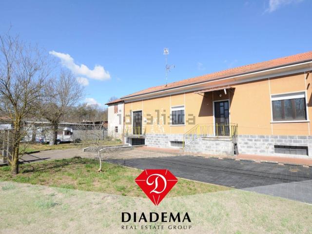 Case e ville in vendita di 164 m² in Via Giacomo Leopardi, 32