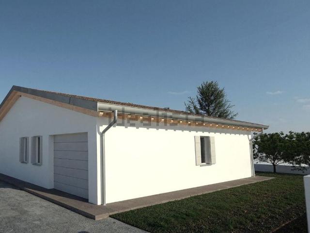 Case e ville in vendita di 164 m² in Via Olmo, 127