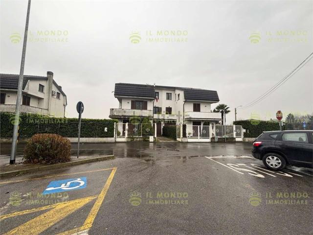 Case e ville in vendita di 165 m²