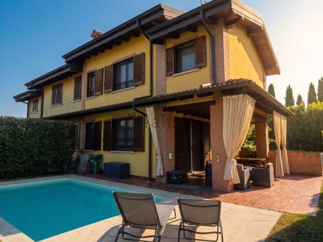 Case e ville in vendita di 165 m² in Via 2 Giugno, 15