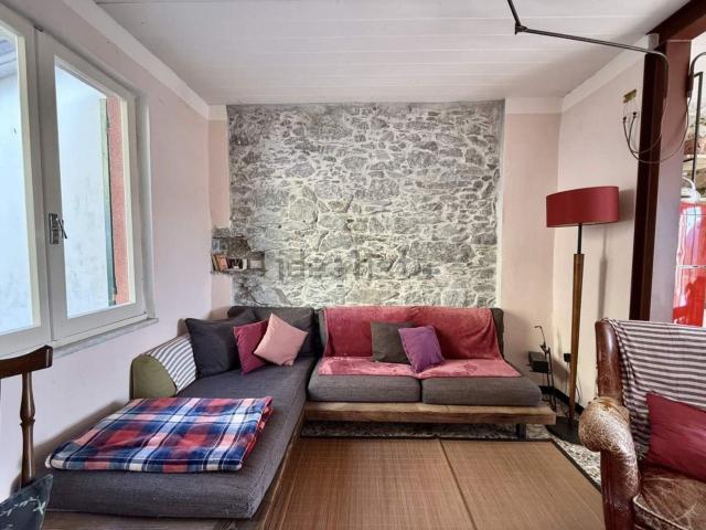 Case e ville in vendita di 165 m² in Via Castagnola, 18