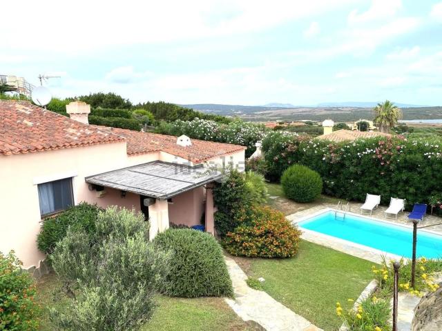Case e ville in vendita di 165 m² in Via Chianti, 7