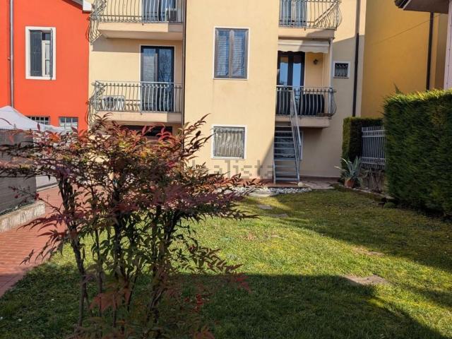 Case e ville in vendita di 165 m² in Via Bassa Iº, 321