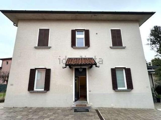 Case e ville in vendita di 165 m² in Via Beato Geremia Lambertenghi