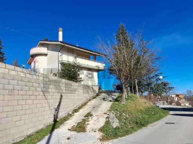 Case e ville in vendita di 165 m² in Via Brigata Maiella, 6
