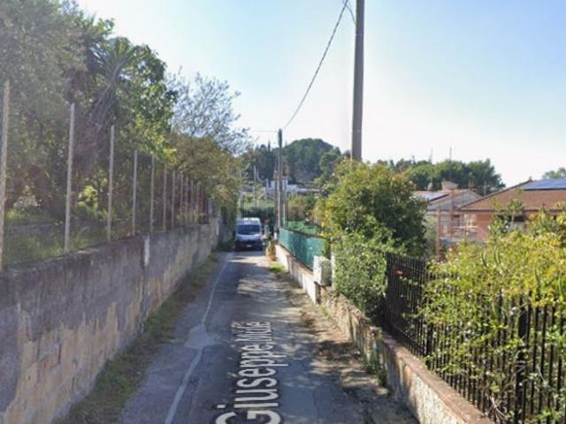Case e ville in vendita di 165 m² in Via Giuseppe Mulè