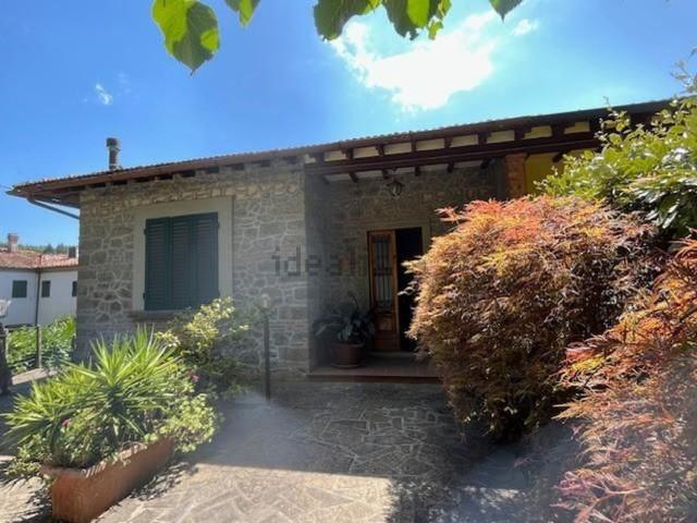 Case e ville in vendita di 165 m² in Via del Traspo