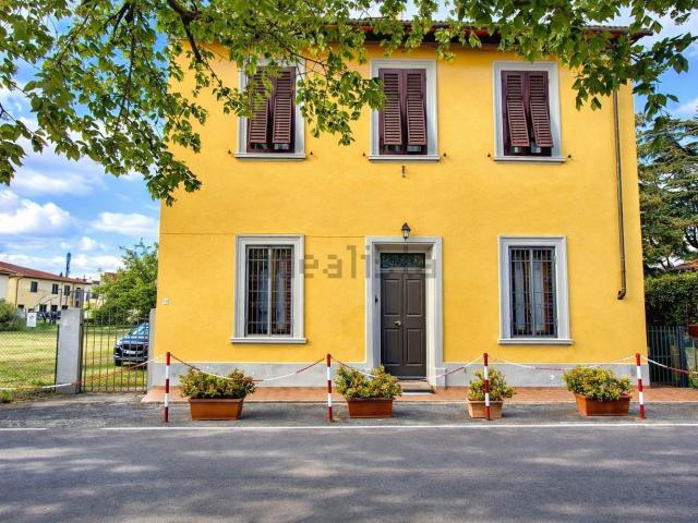 Case e ville in vendita di 165 m² in Via di Ugnano