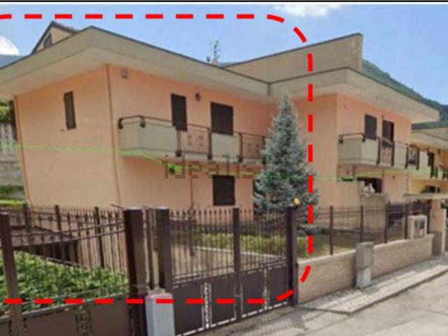 Case e ville in vendita di 165 m² in Via Fraccopaldo