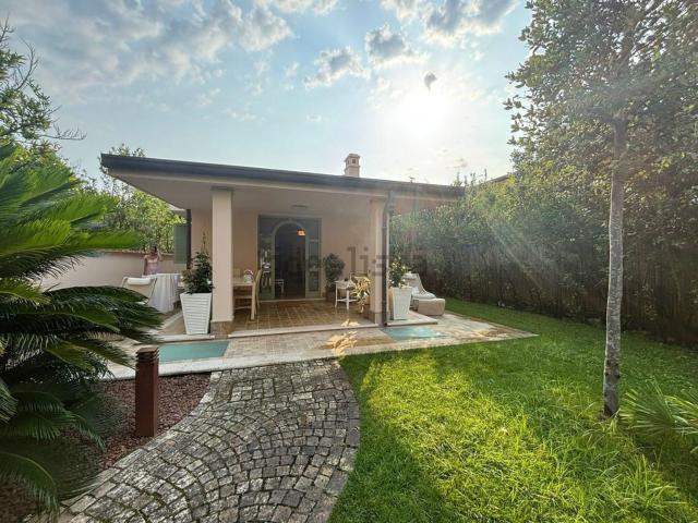 Case e ville in vendita di 165 m² in Via Francesco Crispi, 13