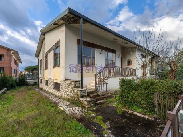 Case e ville in vendita di 165 m² in Via Leonardo Da Vinci, 3