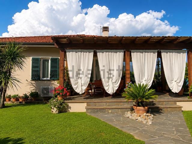 Case e ville in vendita di 165 m² in Via Poggio Barilotto