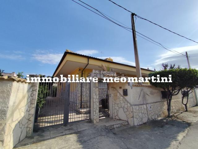 Case e ville in vendita di 165 m² in Via Pasquale Salibra