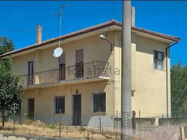 Case e ville in vendita di 165 m² in Via Torello