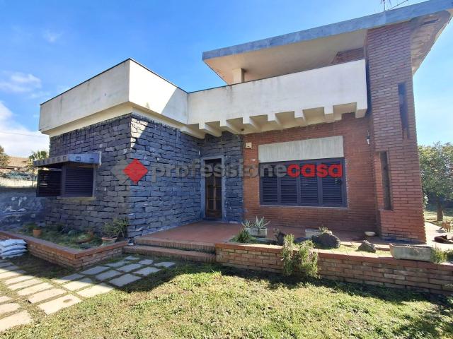 Case e ville in vendita di 165 m² in Via Trieste, 17