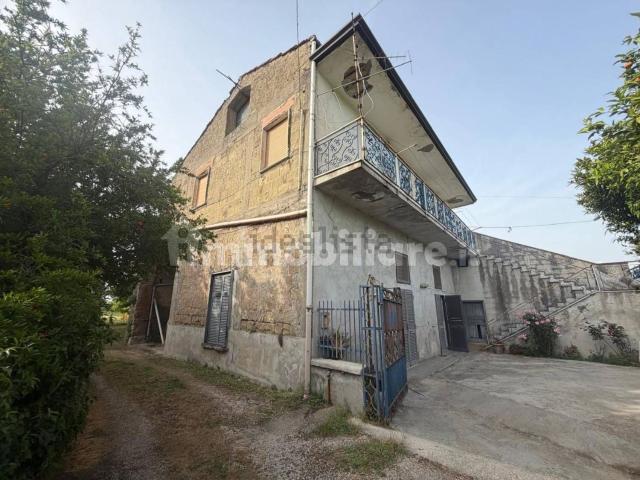 Case e ville in vendita di 165 m² in Via Varignano, 7