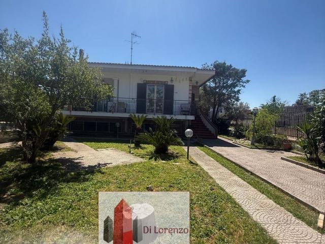 Case e ville in vendita di 165 m² in Via Vignariello, 49