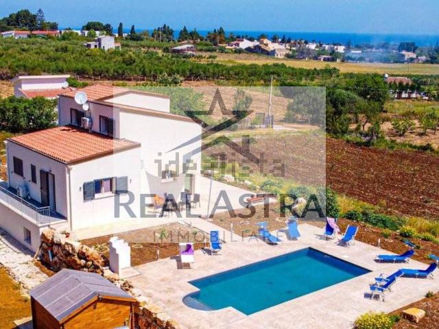 Case e ville in vendita di 165 m² in Contrada Scopello