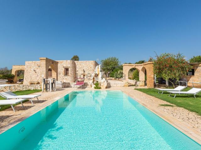 Case e ville in vendita di 165 m² in Località Li Fani