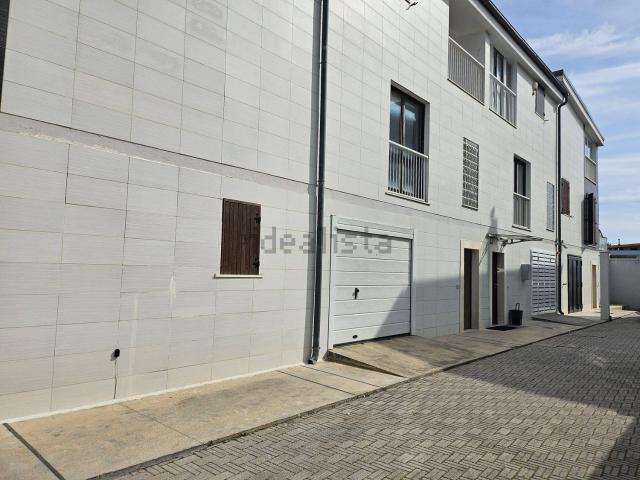 Case e ville in vendita di 166 m² in Via dei Garofani