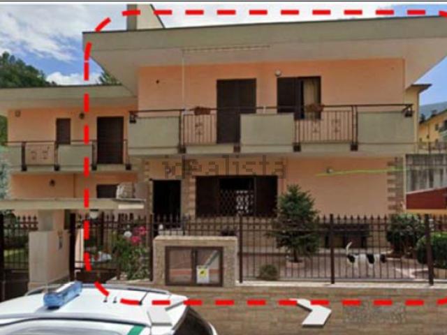 Case e ville in vendita di 166 m² in Via Fraccopaldo