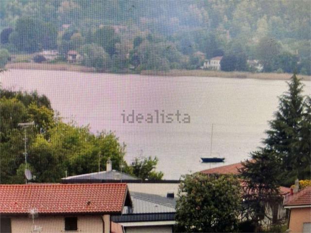 Case e ville in vendita di 166 m² in Via Monte Bianco