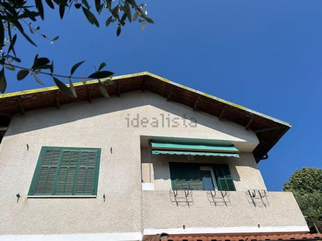 Case e ville in vendita di 166 m² in Via Tamagna