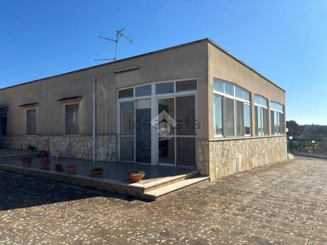Case e ville in vendita di 166 m² in Contrada Cicerone