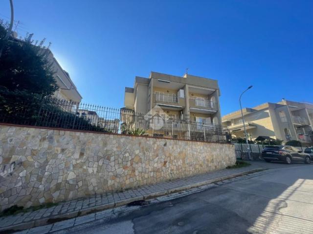 Case e ville in vendita di 167 m² in Via Cesare Pavese, 1