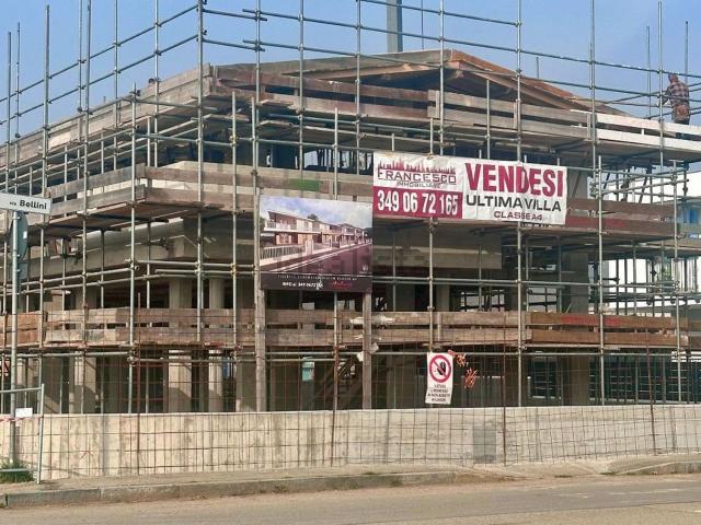 Case e ville in vendita di 167 m² in Via Bellini, 66