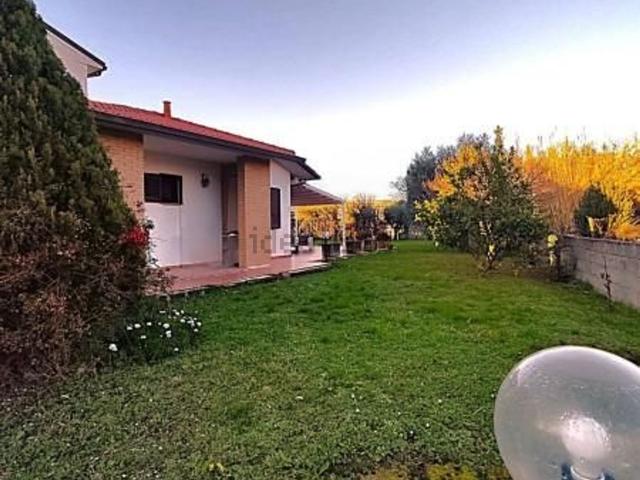 Case e ville in vendita di 167 m² in Via Mario Giuntini