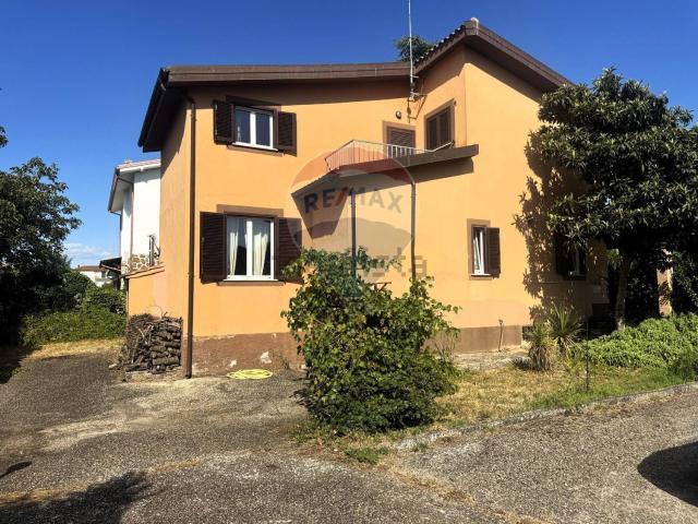 Case e ville in vendita di 167 m² in Via Romana, 190